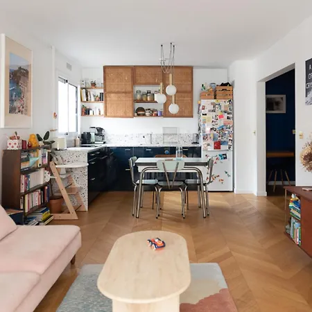 Bright And Well-decorated Family Nest شقة